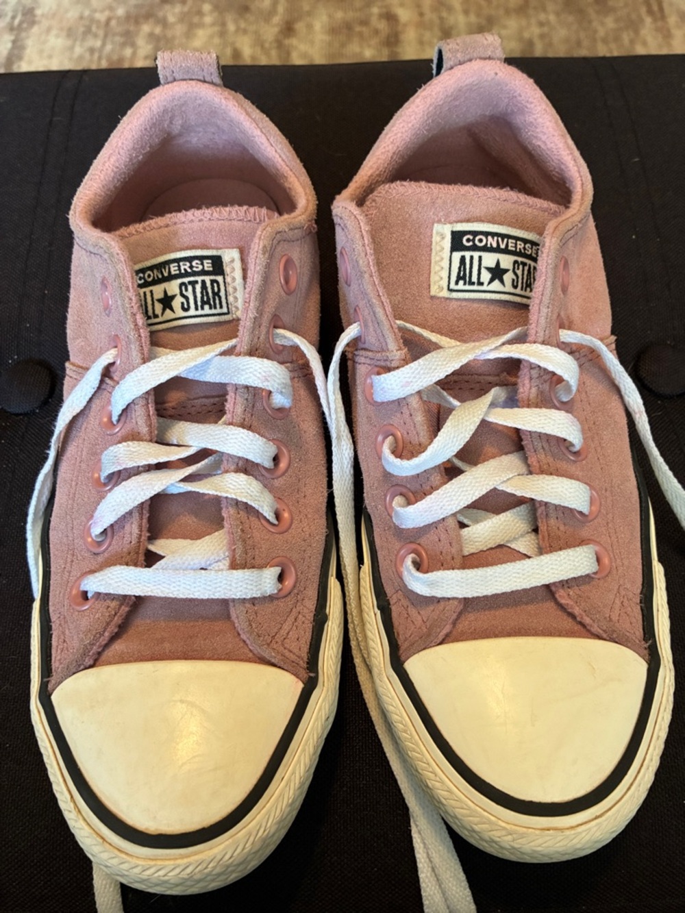 Converse Low-Top Sneakers in Dusty Rose and White